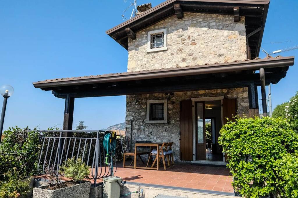 Вилла Casa Delle Ochette Костермано Экстерьер фото